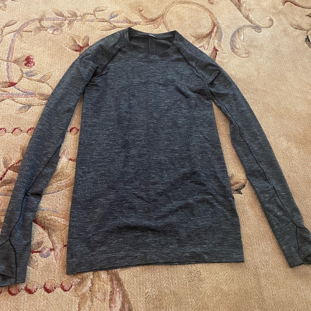 Lululemon Swiftly Tech Long Sleeve Crew size 6